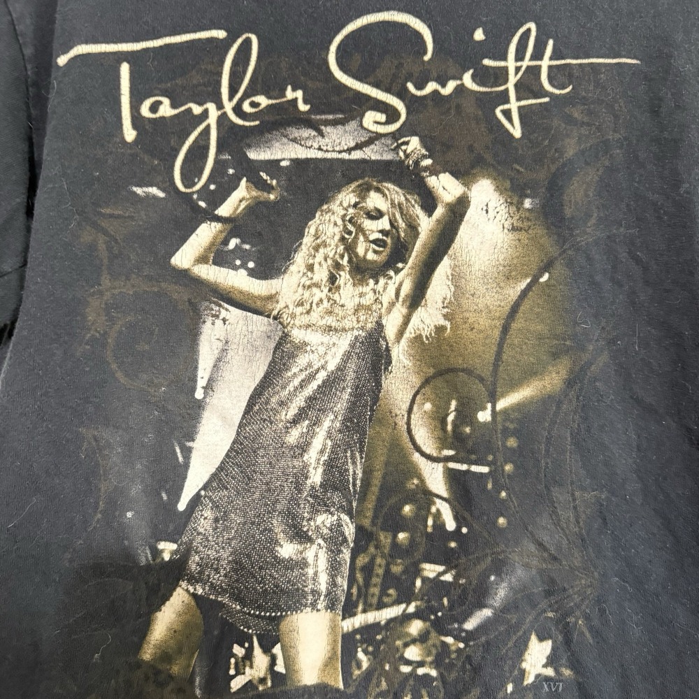 Vintage Taylor Swift 2009 Fearless Tour Shirt Size Small